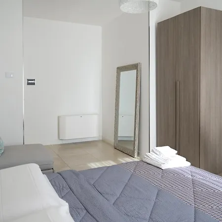 Bed & Breakfast De Michele 3*